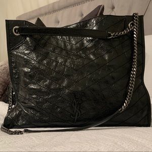 Black YSL Niki bag ❤️ 💯